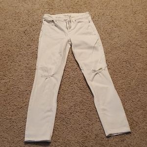 White stretchy skinny jeans